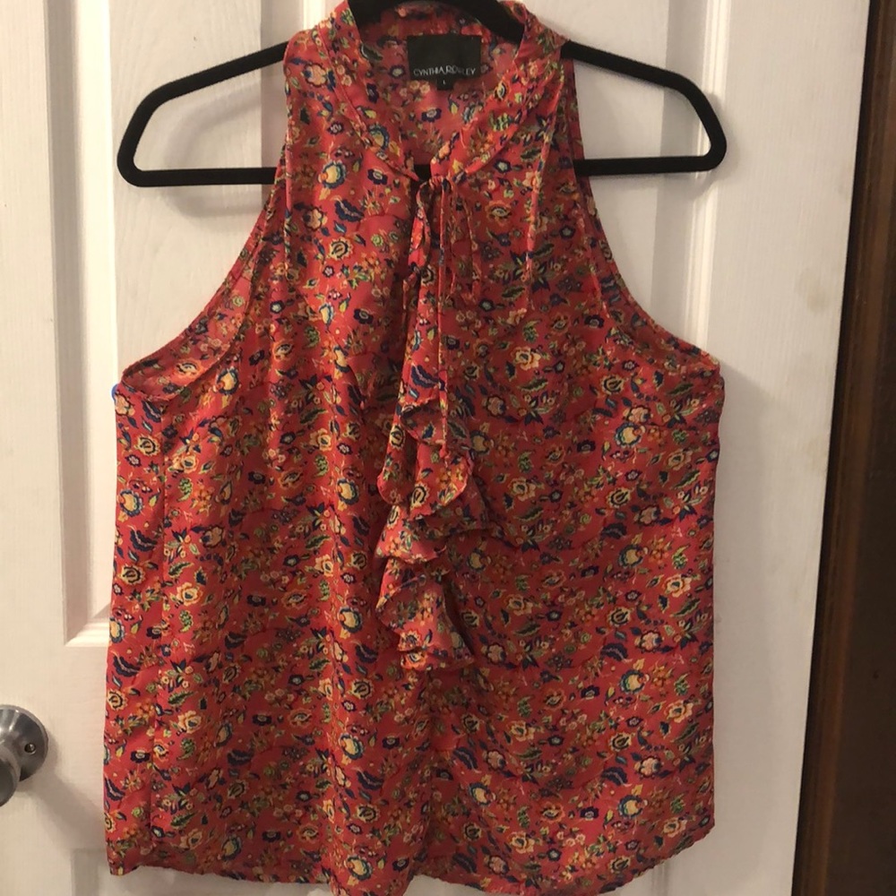 Pretty top for work or going out.